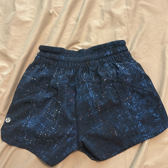 Lululemon Low-Rise Lined, Short 4"
Blue, Size 2 - Picture 2 of 3